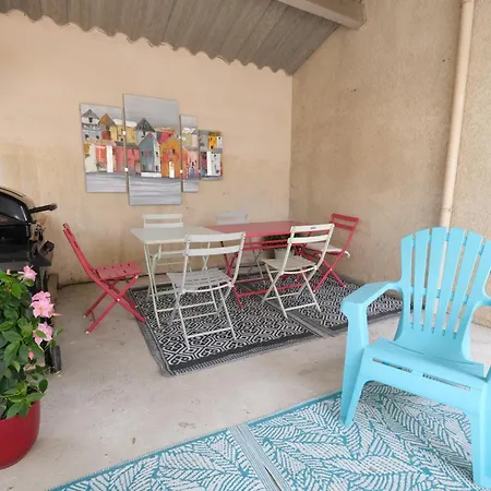 Holiday home Pleasant Part Of House With Pool To Share In Vaucluse, 4/6 People *