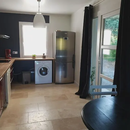 Holiday home Pleasant Part Of House With Pool To Share In Vaucluse, 4/6 People *