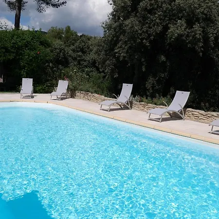 Pleasant Part Of House With Pool To Share In Vaucluse, 4/6 People *