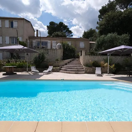 Pleasant Part Of House With Pool To Share In Vaucluse, 4/6 People Holiday home Puget